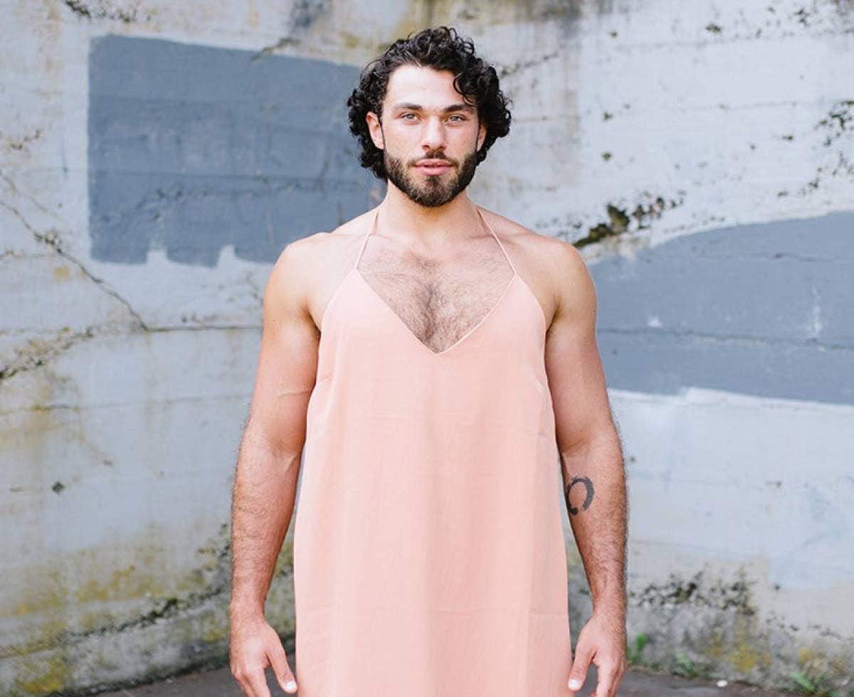 Hombres desnudos vs. hombres (con) vestidos: el fotógrafo que cuestiona la  masculinidad