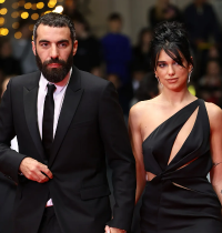 ¿Quién es Romain Gavras, el misterioso hombre que apareció junto a Dua Lipa en Cannes?