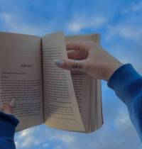 Alegría: el motivo por el que sigues leyendo libros