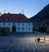 El extraordinario pueblo al que nunca llega la luz del sol