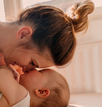 Las madres se despiertan el triple que los padres para cuidar a los bebés que lloran por la noche
