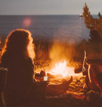 Lo nuevo para reconectar con tus amigos: campamentos de verano para adultos