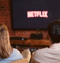 Spotify y Netflix no piensan en los jóvenes: subirán sus precios en septiembre