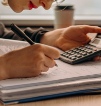 La mayoría de comunidades autónomas ha reducido su inversión en renta mínima desde 2019