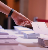 El drama de las personas no binarias en las elecciones