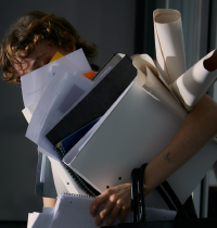 El discurso de la subida del salario medio tiene muchos agujeros