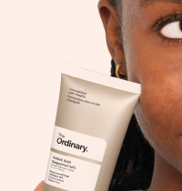 The Ordinary presenta “Breakouts are a Journey”, campaña que analiza la realidad de los brotes en un mundo lleno de filtros