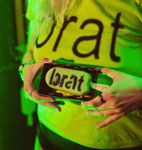 El huracán ‘Brat’ llega al Primavera Sound con una pop-up inspirada en Charli XCX