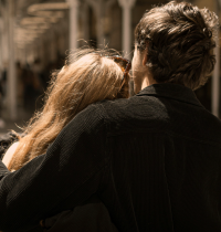 Solo un 15% de las mujeres saldría con hombres de menos de 1,73