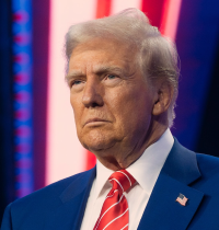 Trump quiere multar a California por dejar participar a una atleta transgénero