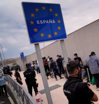 España elige mano dura en su adaptación de la nueva normativa europea de inmigración