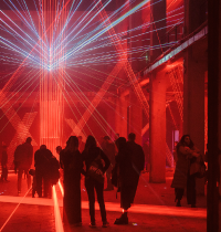 Bombas Gens y Radiante Studio presentan Universos de Luz, la mayor muestra de arte lumínico en València