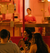 Tacos El Veneno reúne a referentes creativos y gastronómicos de Barcelona para celebrar la apertura de su primera taquería