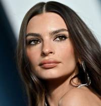 Emily Ratajkowski admite cómo la presión la llevó a que maltratara su cuerpo