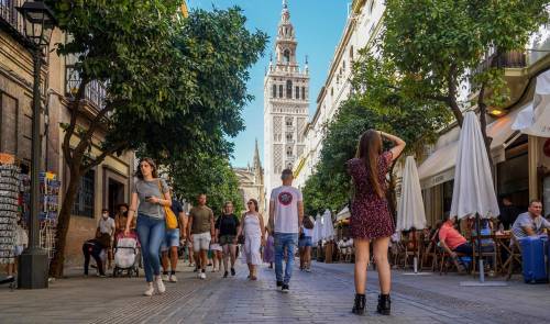 Los menores de 30 años se plantan ante el turismo en Andalucía