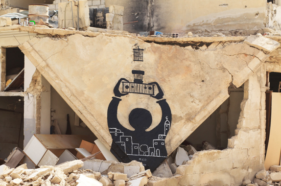 $!El Banksy De Siria Es Rebelde De Día Y Por La Noche Pinta Su Ciudad Con Mensajes Que Escuecen