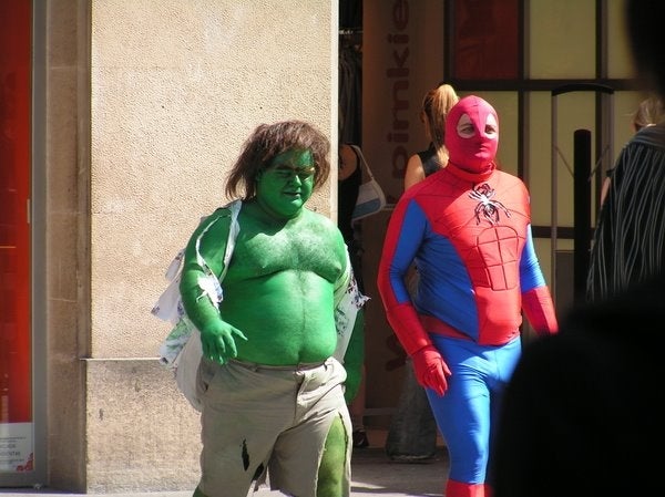 $!Spiderman y uno de sus archienemigos después de unos litrillos