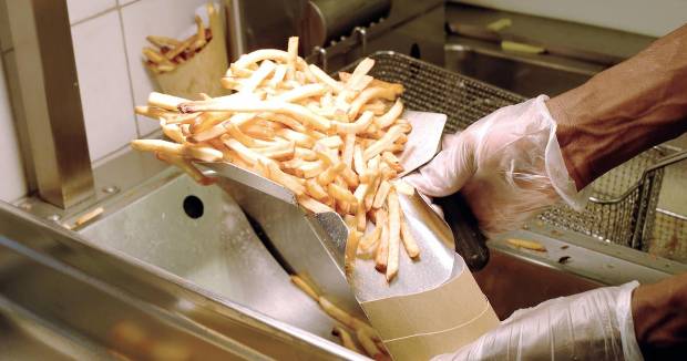$!Un estudio analiza la relación de las patatas fritas con los problemas cardíacos