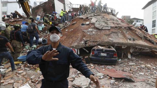 $!En vilo por el rescate de un español atrapado por el terremoto de México