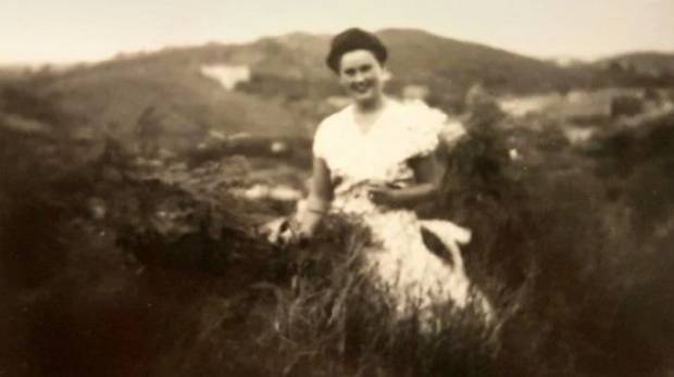 $!El 'tatuador de Auschwitz' y su historia de amor con una prisionera a la que marcó la piel
