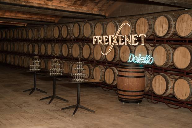$!Deleito y Freixenet transforman las Cavas Freixenet en un escenario sensorial que fusiona gastronomía, cava y ópera