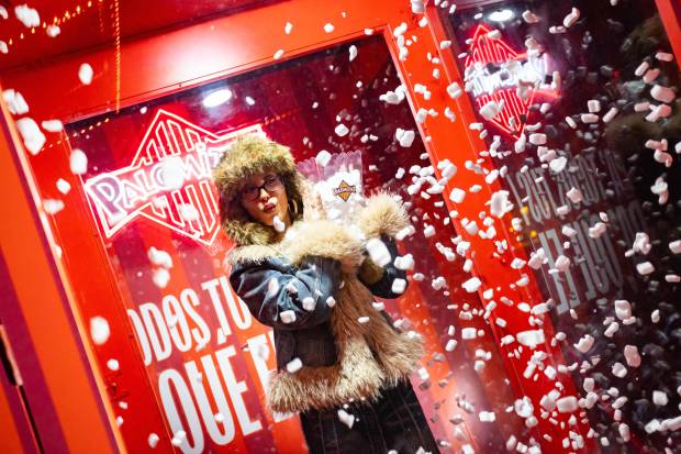 $!Activación de Fini durante la fiesta