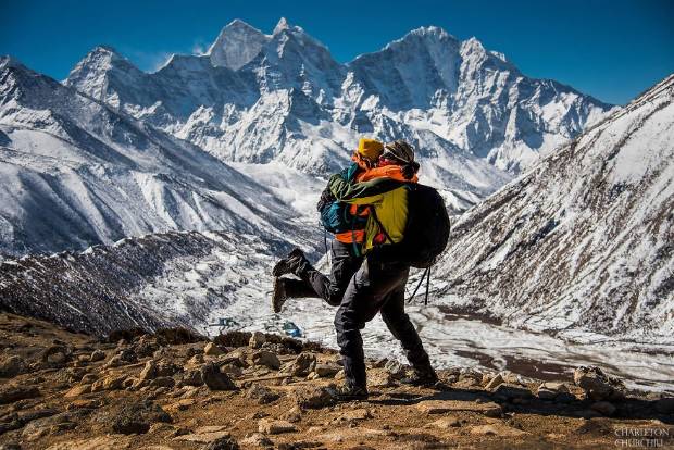 $!La pareja que se casó en el Everest y tiene el álbum de boda más brutal del mundo