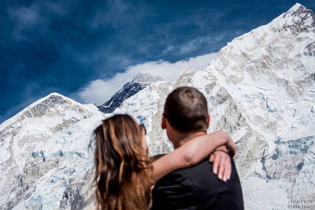 $!La pareja que se casó en el Everest y tiene el álbum de boda más brutal del mundo