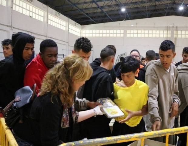 $!Estos vecinos de Tarifa lo están dando todo por ayudar a los inmigrantes