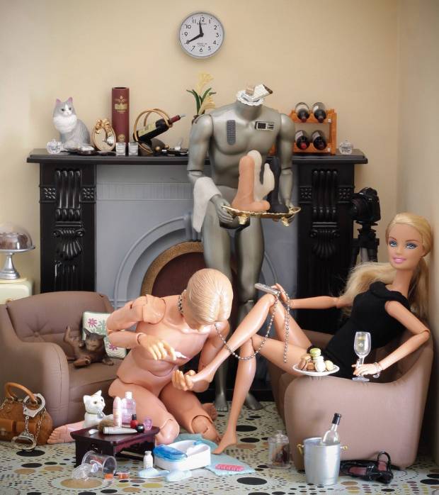 $!La cruda y sádica vida real de Barbie