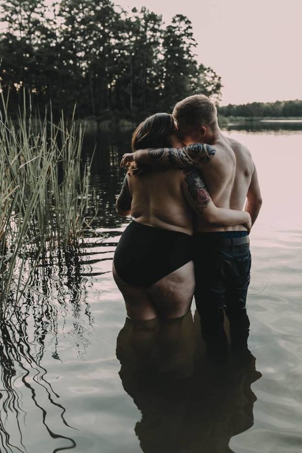 $!Esta pareja está enamorando a internet con el empoderador mensaje de sus fotografías