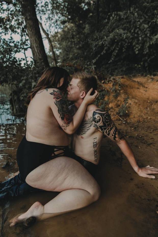 $!Esta pareja está enamorando a internet con el empoderador mensaje de sus fotografías