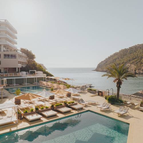 Entre el relax y la fiesta: la reapertura de dos hoteles en Ibiza que te lo dan todo