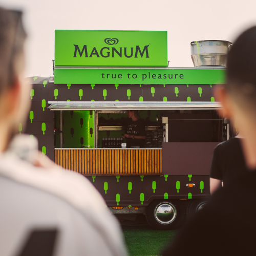El huracán ‘Brat’ llega al Primavera Sound con una pop-up de Magnum inspirada en Charli xcx