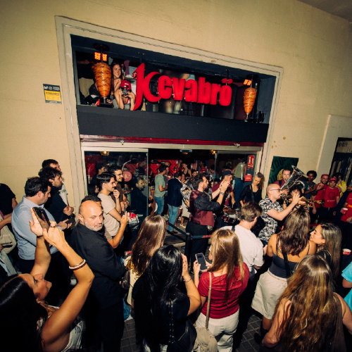 Kevabrö, el kebab más auténtico de Barcelona, abre su tercer restaurante