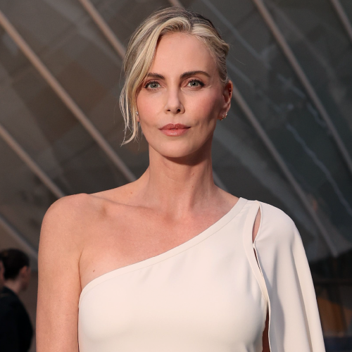Charlize Theron sobre la boda de Jeff Bezos: “Un asco”