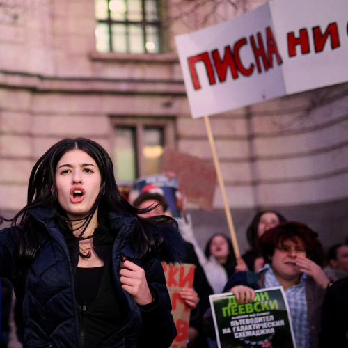 La lucha de la Gen Z continúa: derribó otro gobierno corrupto en Bulgaria y ahora estalla en Irán