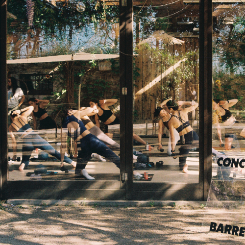 Concept–Barre aterriza en Mas Sorrer con un pop-up de verano junto a Maldita Barra