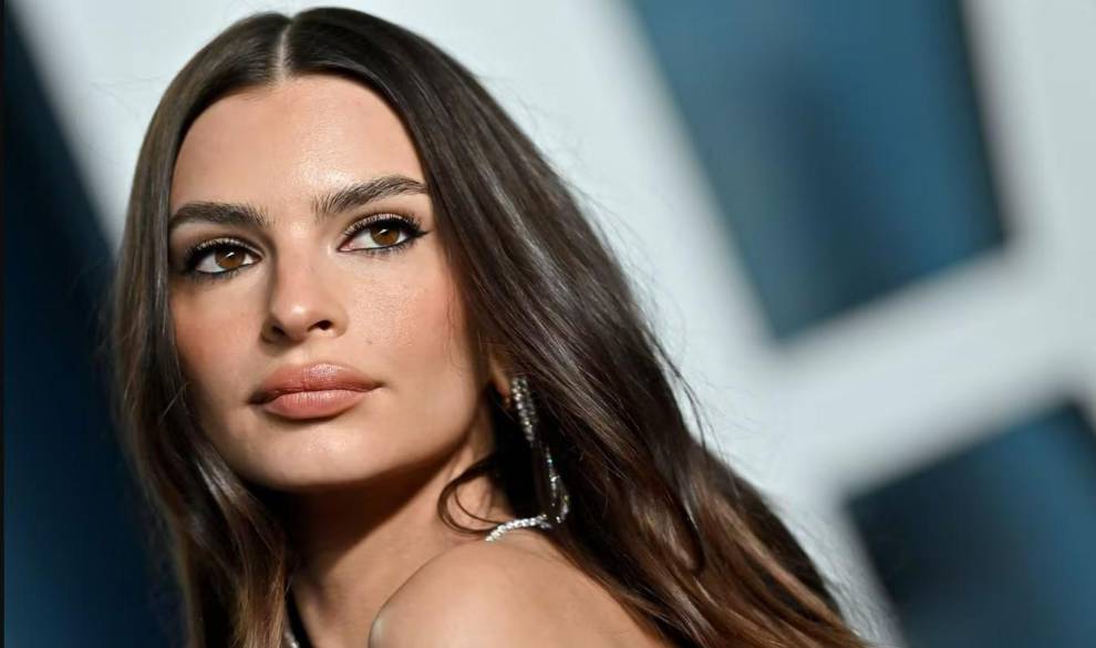 Emily Ratajkowski admite cómo la presión la llevó a que maltratara su cuerpo