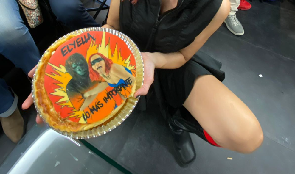 En el camera roll de ELYELLA, rey y reina del sonido vitalista que te eleva el ánimo