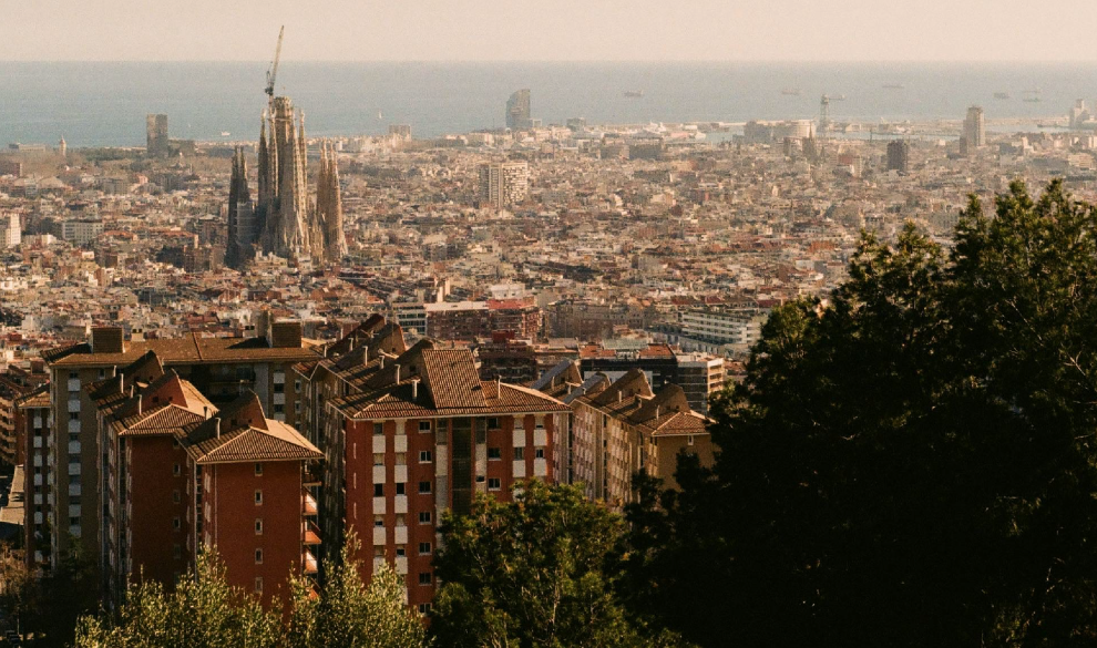 Cataluña quiere copiar el modelo Ámsterdam: solo puedes comprar una casa si vas a vivir en ella