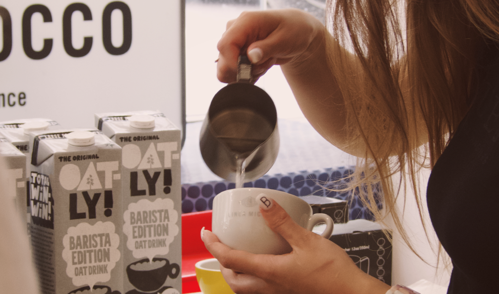 Oatly vuelve a hacerlo: llega a Madrid la segunda edición Oat Week