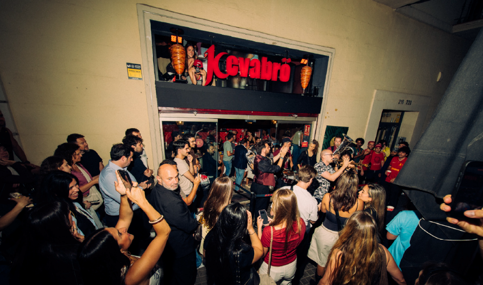 Kevabrö, el kebab más auténtico de Barcelona, abre su tercer restaurante