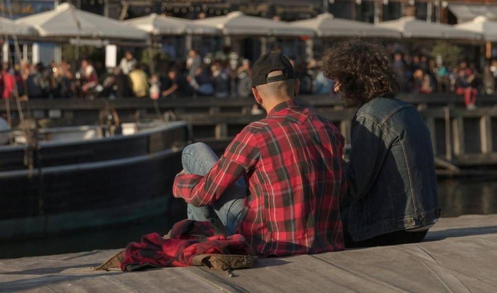Cómo saludar a personas de otros países europeos sin cagarla