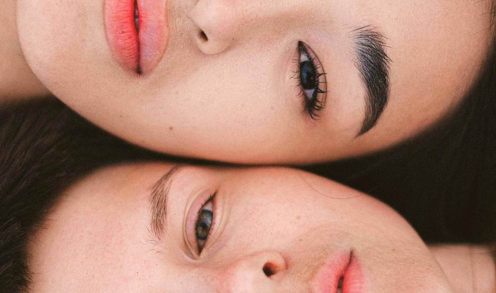 Maquillaje fresco que dura todo el día: los esenciales de verano de Sheglam