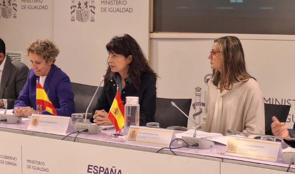 Igualdad denuncia a las agencias que publicitan vientres de alquiler