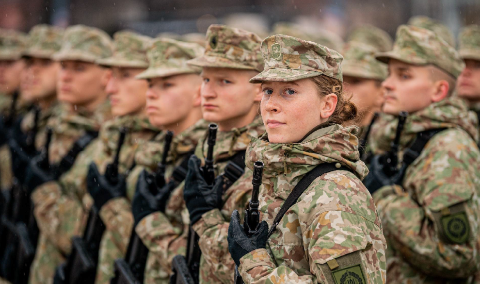 El miedo a la guerra vuelve a Europa: estos son los países con mili obligatoria