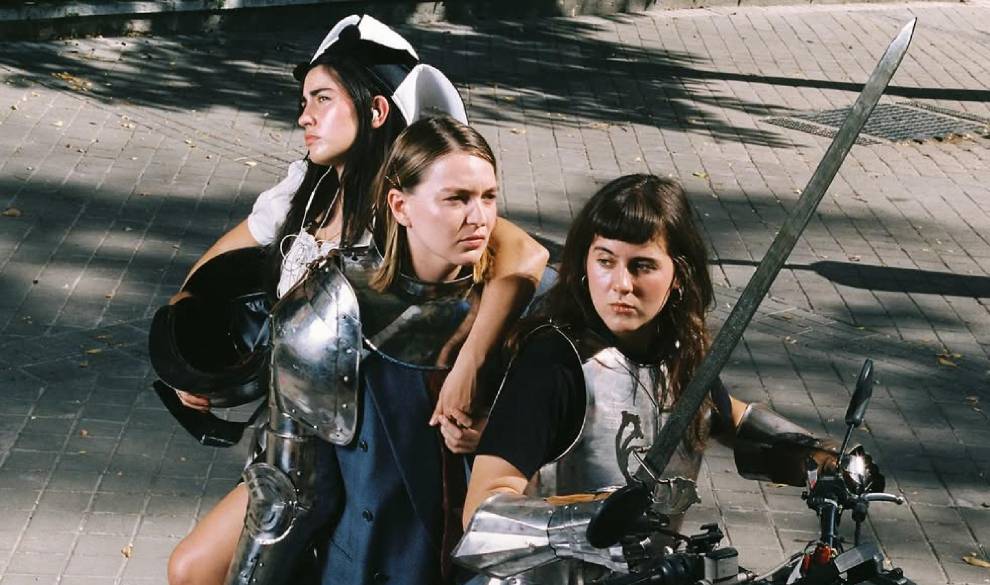 Como Juana de Arco con pantalones Adidas: así se sienten Las Petunias