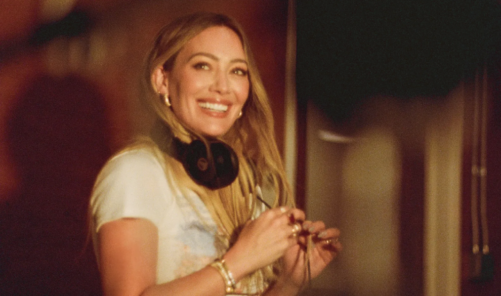 El director del docu de Taylor Swift vuelve con una docuserie sobre Hilary Duff