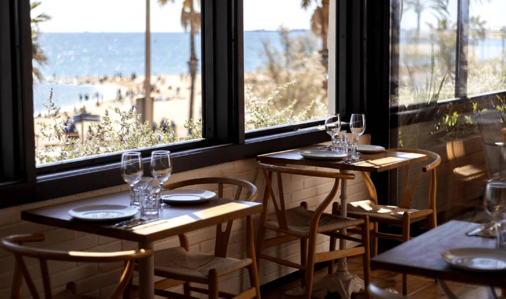 Barraca: la nueva brasa de la Barceloneta que huele a vacaciones (aunque sigas en Barcelona)